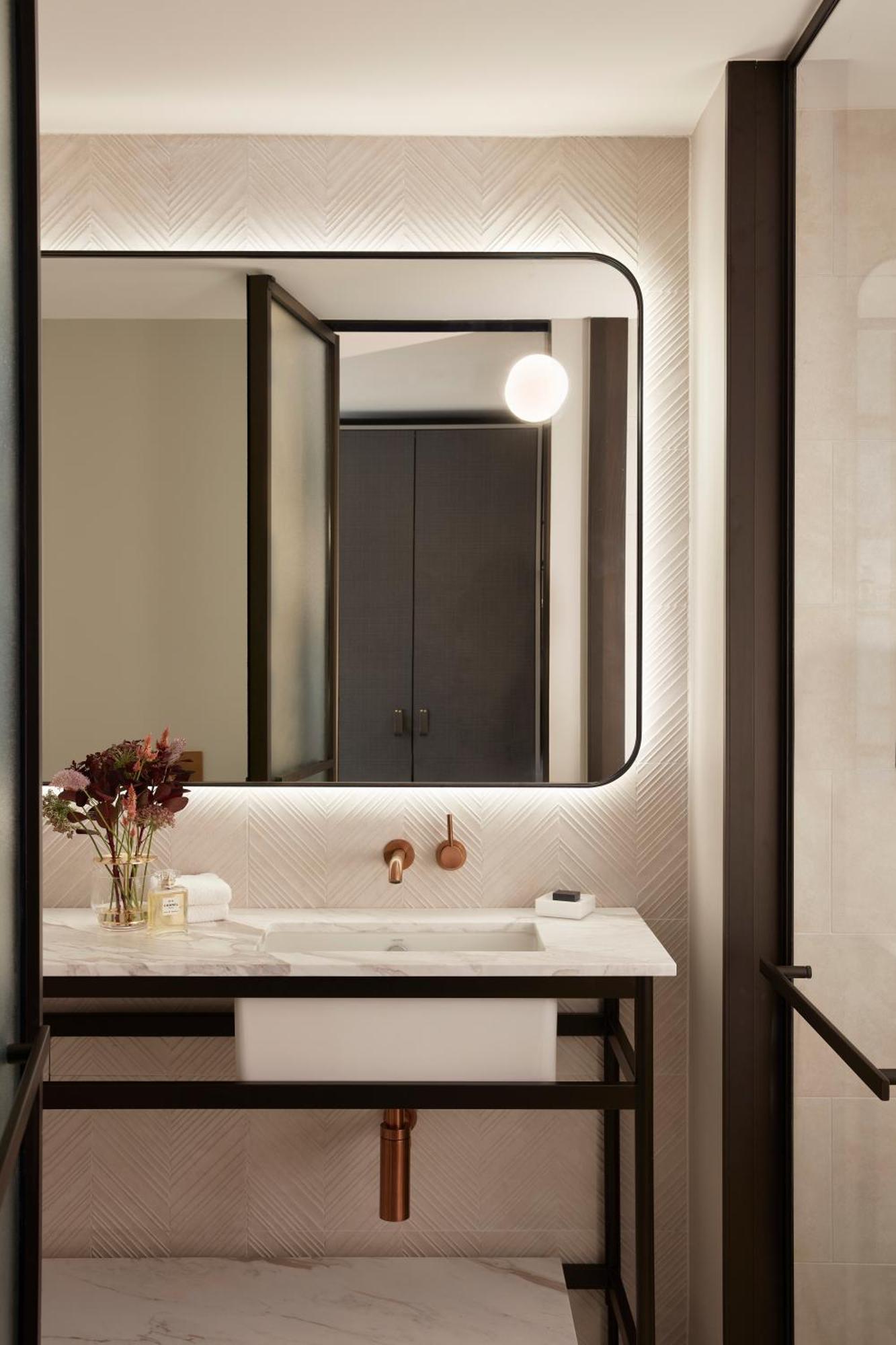 Hilton Melbourne Little Queen Street Exterior foto Bathroom
